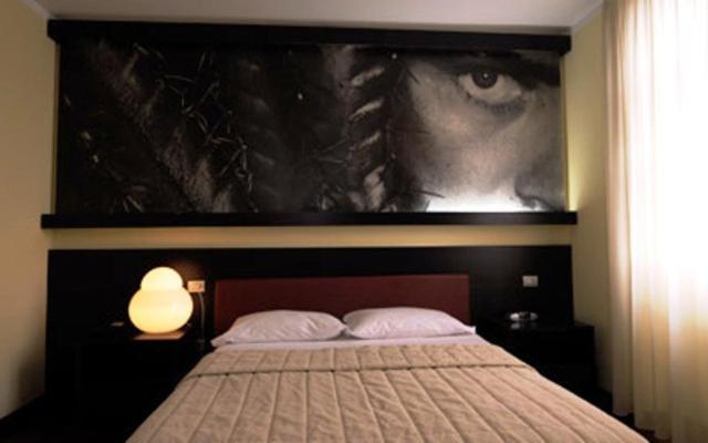 Nine Hotel Monza Camera foto